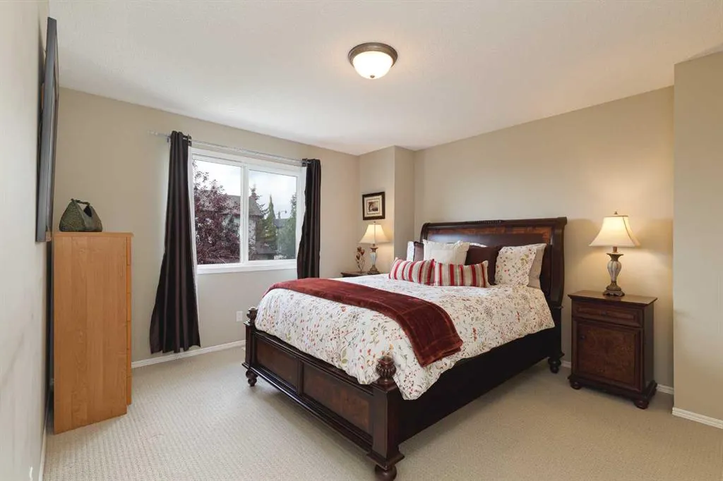 9 Springborough Point SW