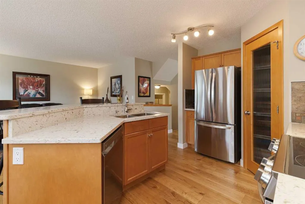 9 Springborough Point SW