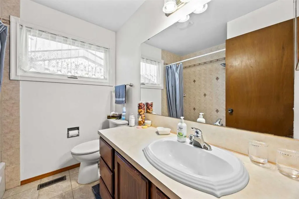 108 Templegreen Road NE