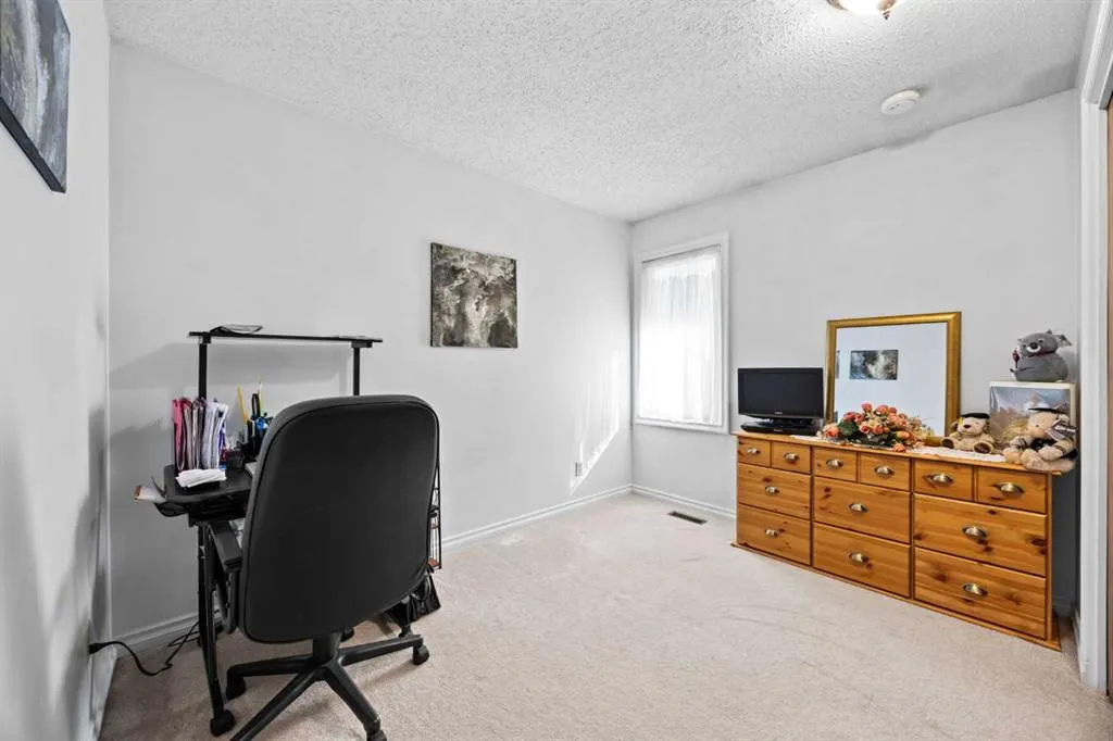 108 Templegreen Road NE