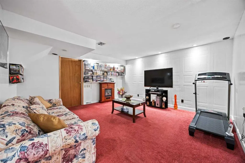 108 Templegreen Road NE