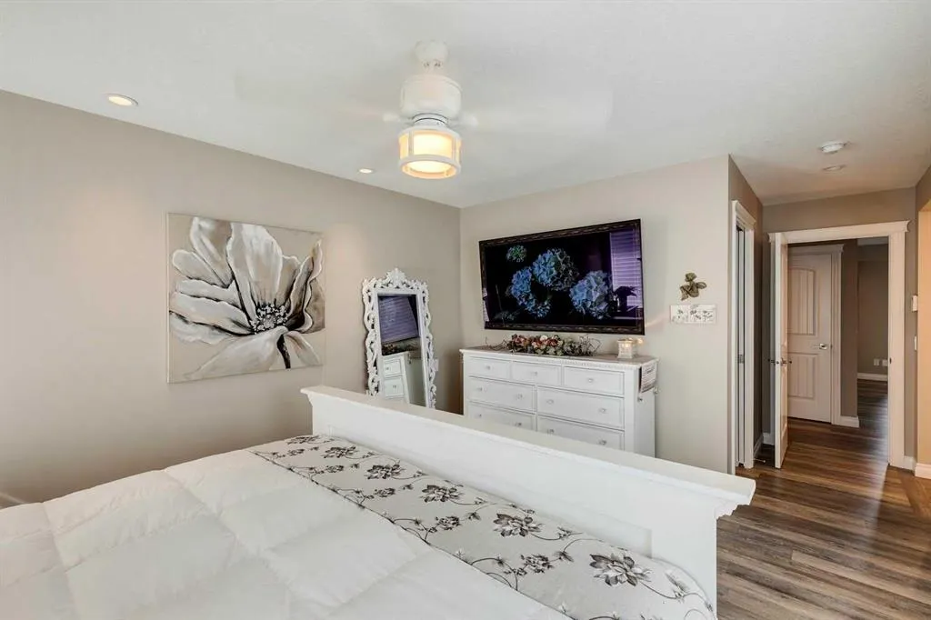 68 Mahogany Crescent SE