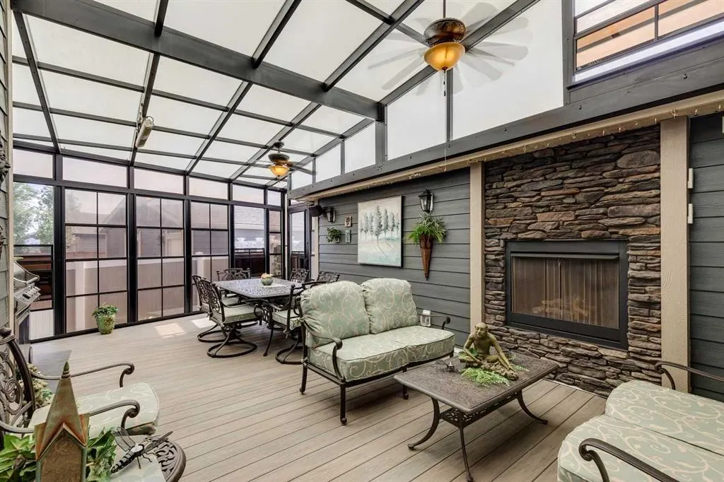 68 Mahogany Crescent SE