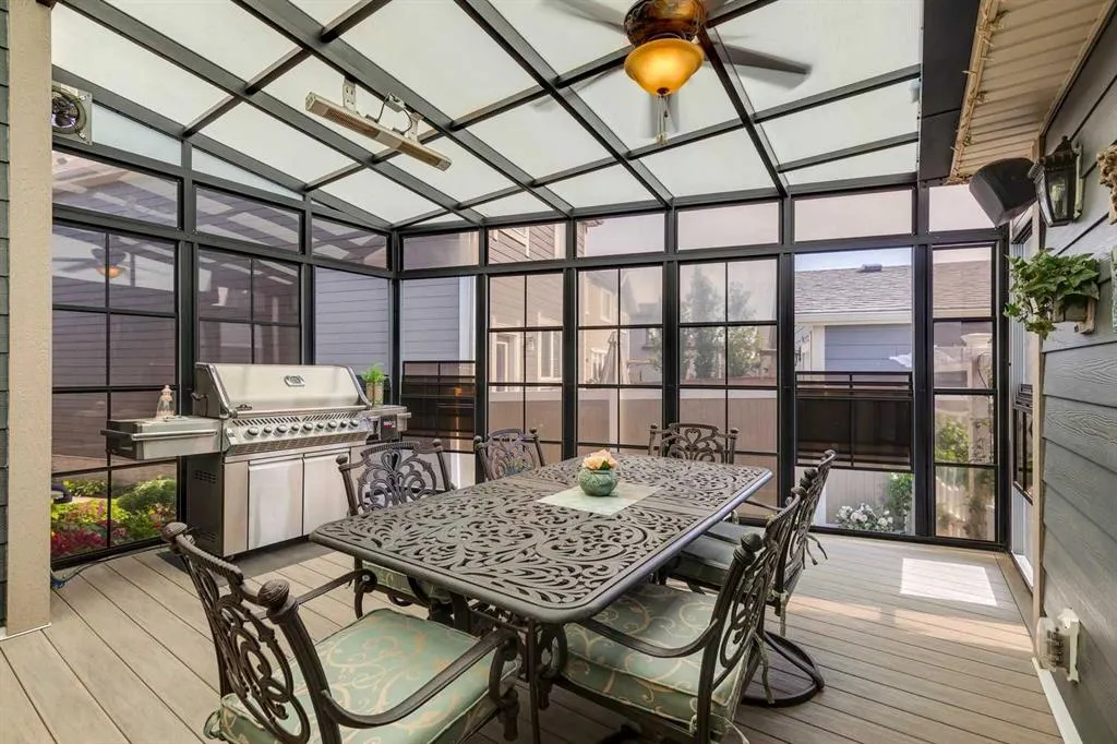 68 Mahogany Crescent SE