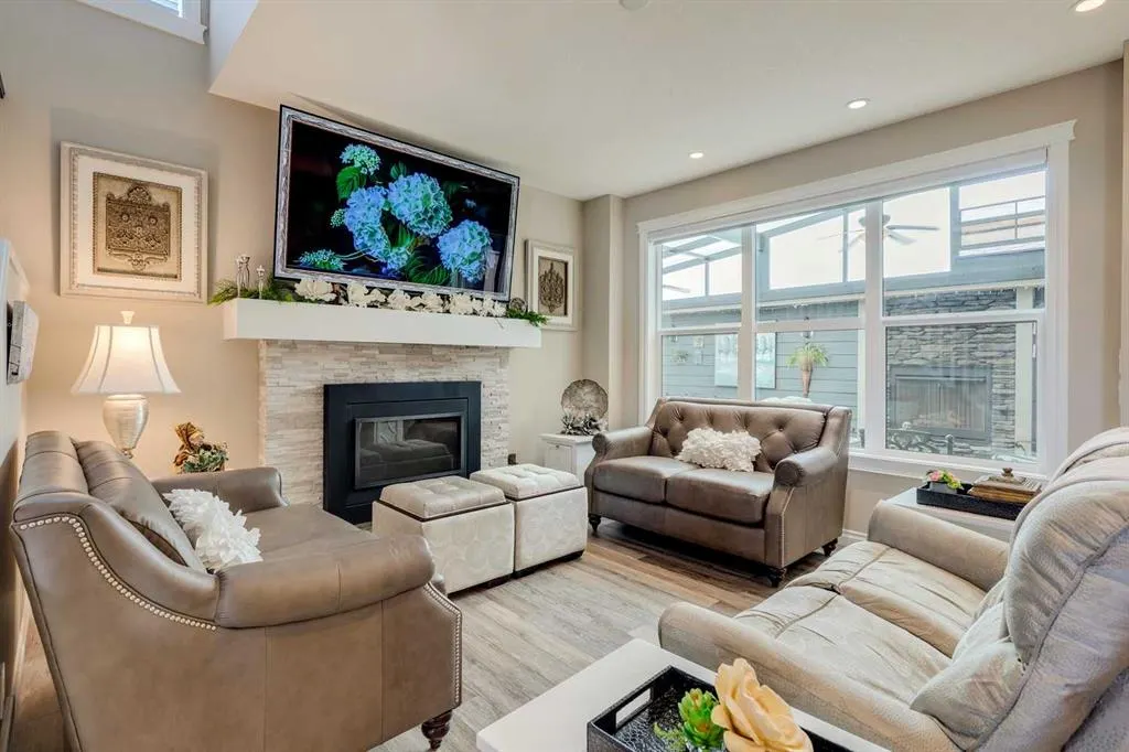 68 Mahogany Crescent SE