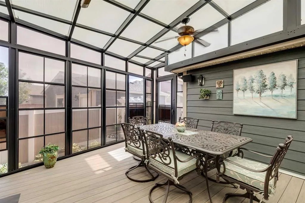 68 Mahogany Crescent SE