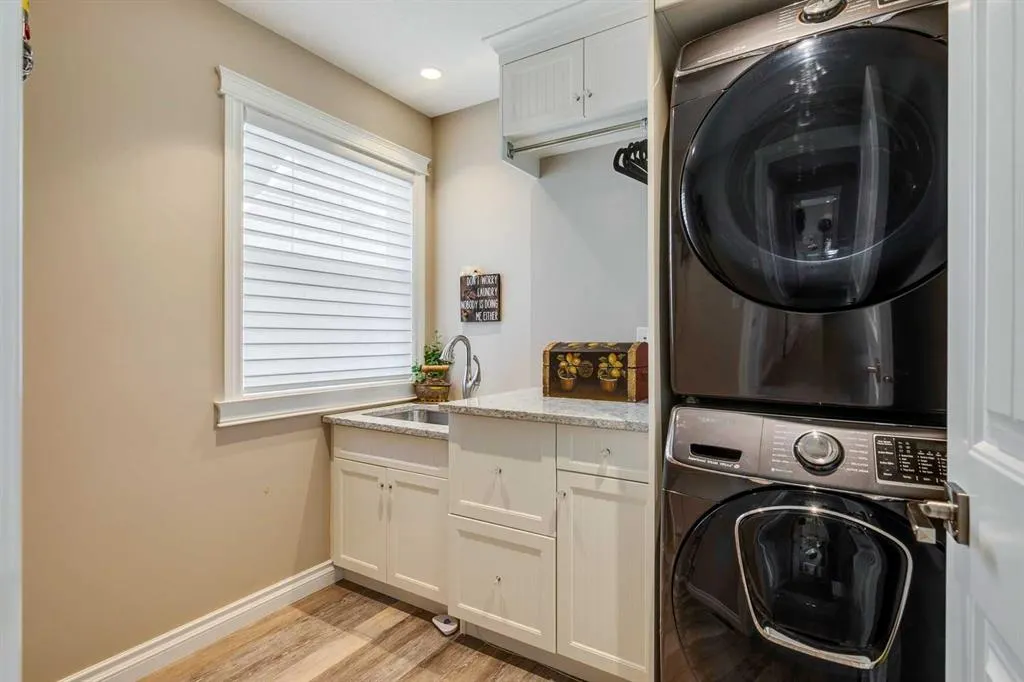 68 Mahogany Crescent SE