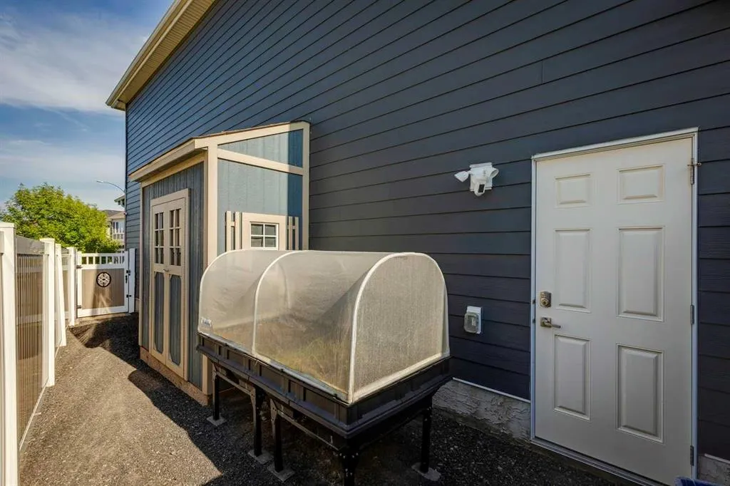 68 Mahogany Crescent SE