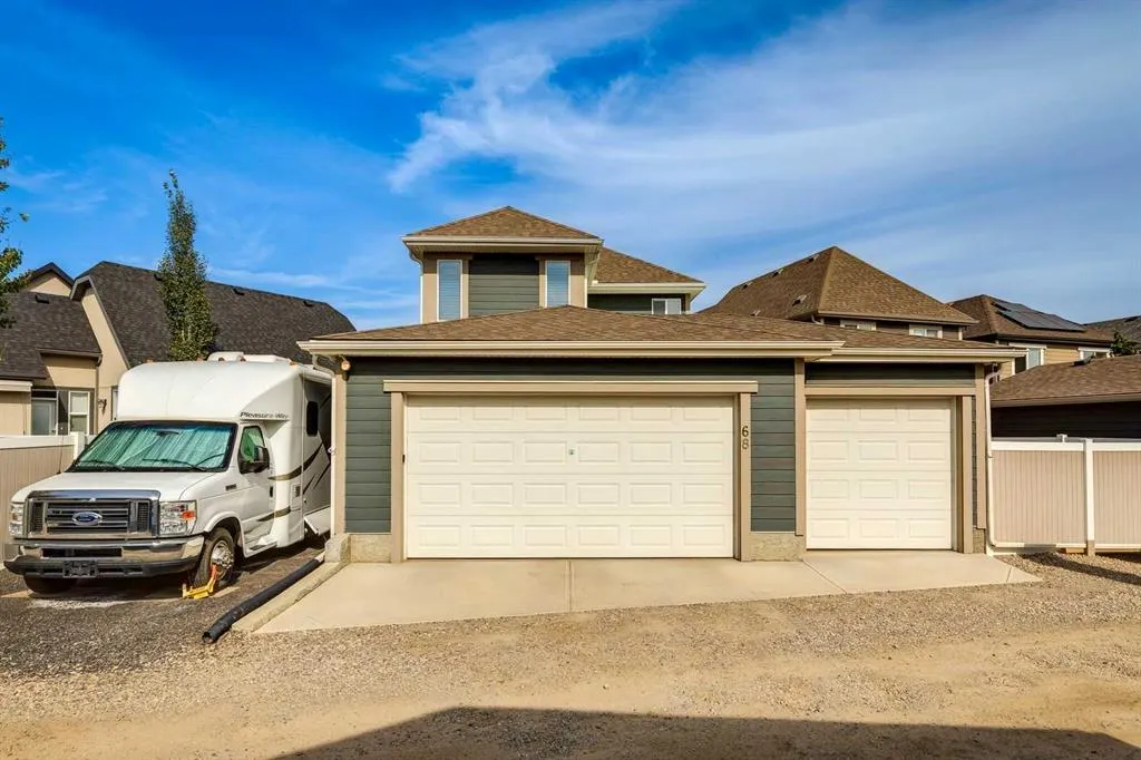 68 Mahogany Crescent SE