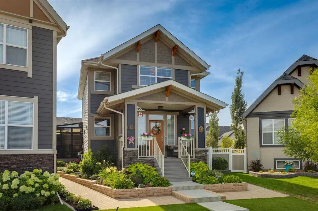 68 Mahogany Crescent SE