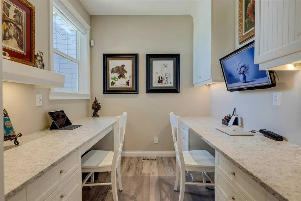 68 Mahogany Crescent SE
