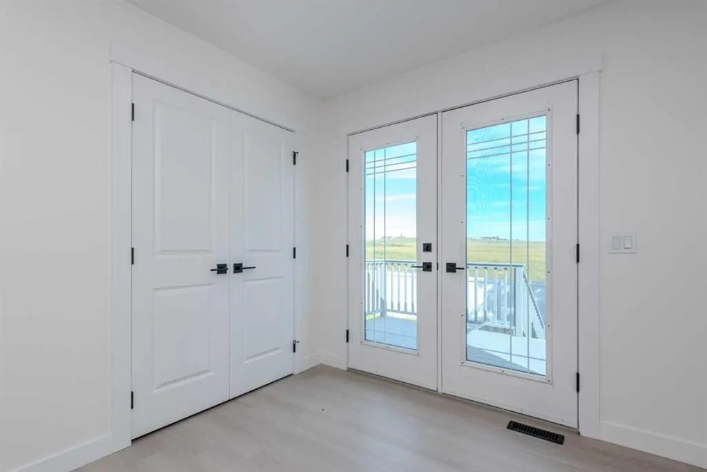 93 Coral Reef Crescent NE