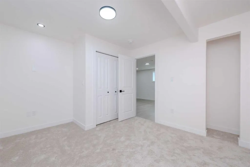 93 Coral Reef Crescent NE