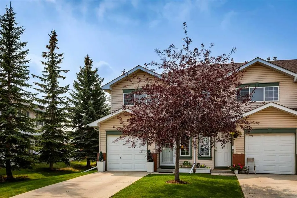 139 Country Hills Villas NW