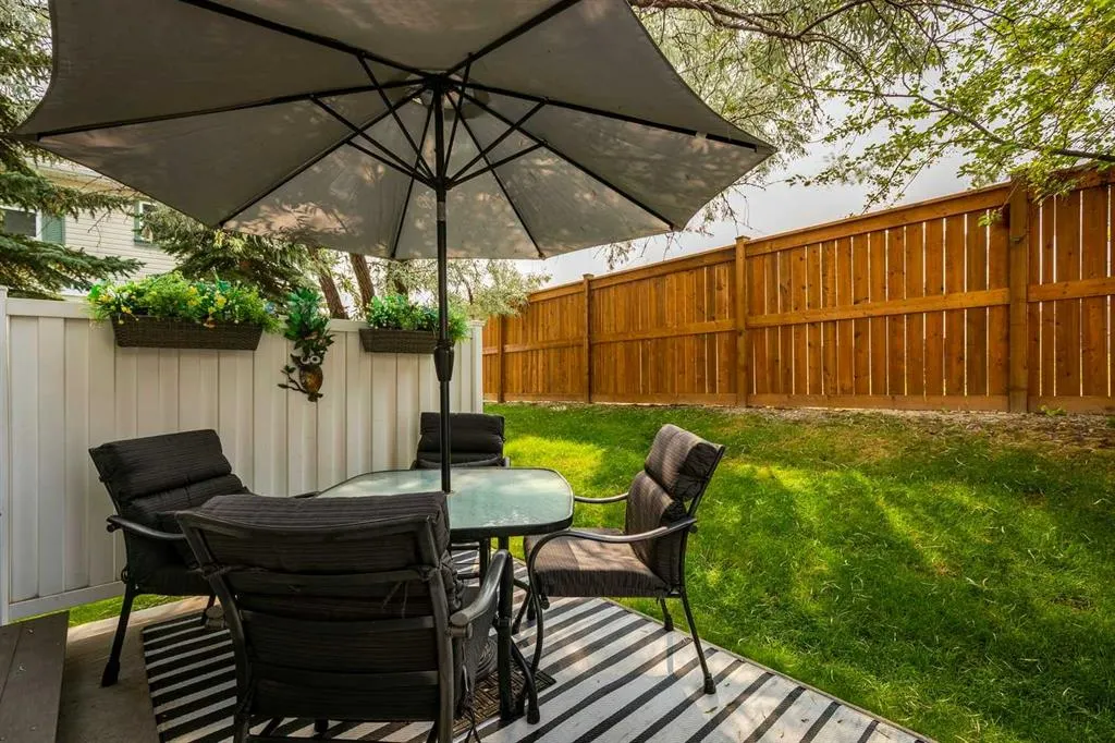 139 Country Hills Villas NW