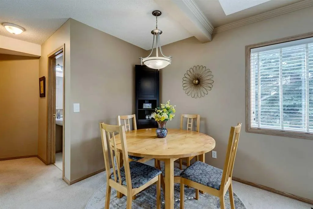 139 Country Hills Villas NW