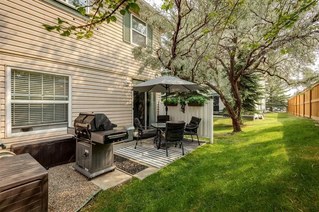 139 Country Hills Villas NW