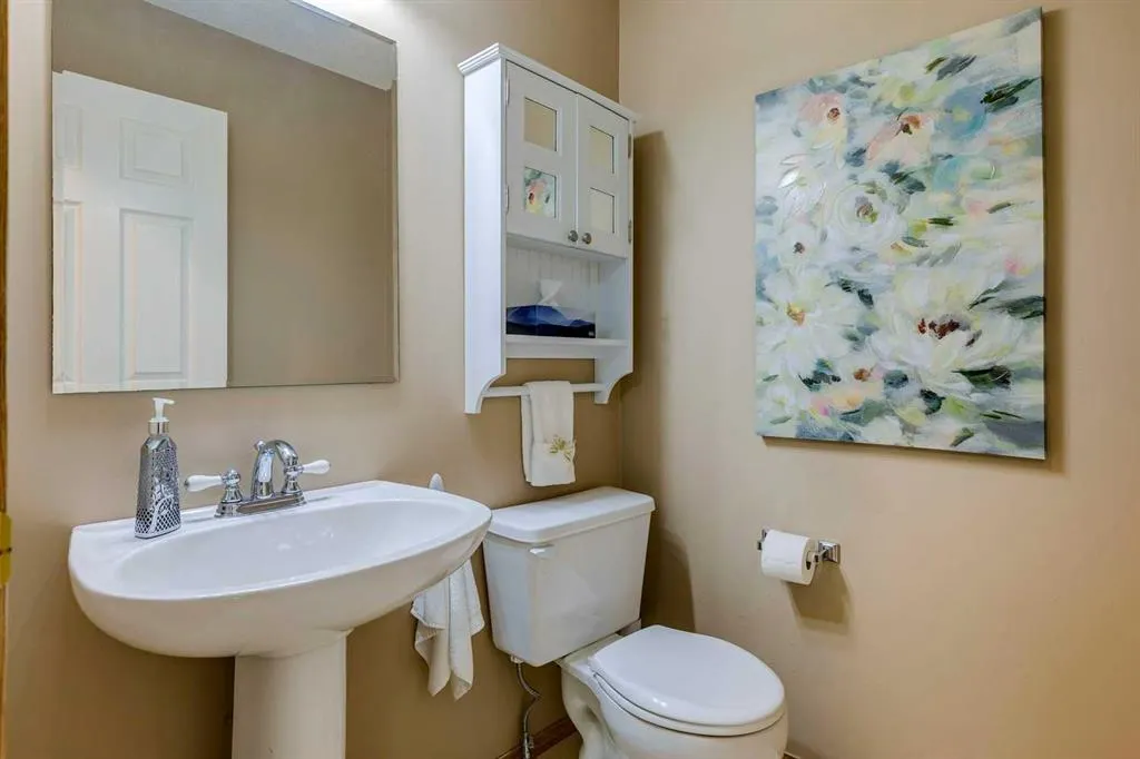139 Country Hills Villas NW