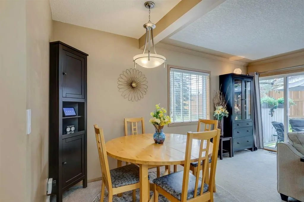 139 Country Hills Villas NW