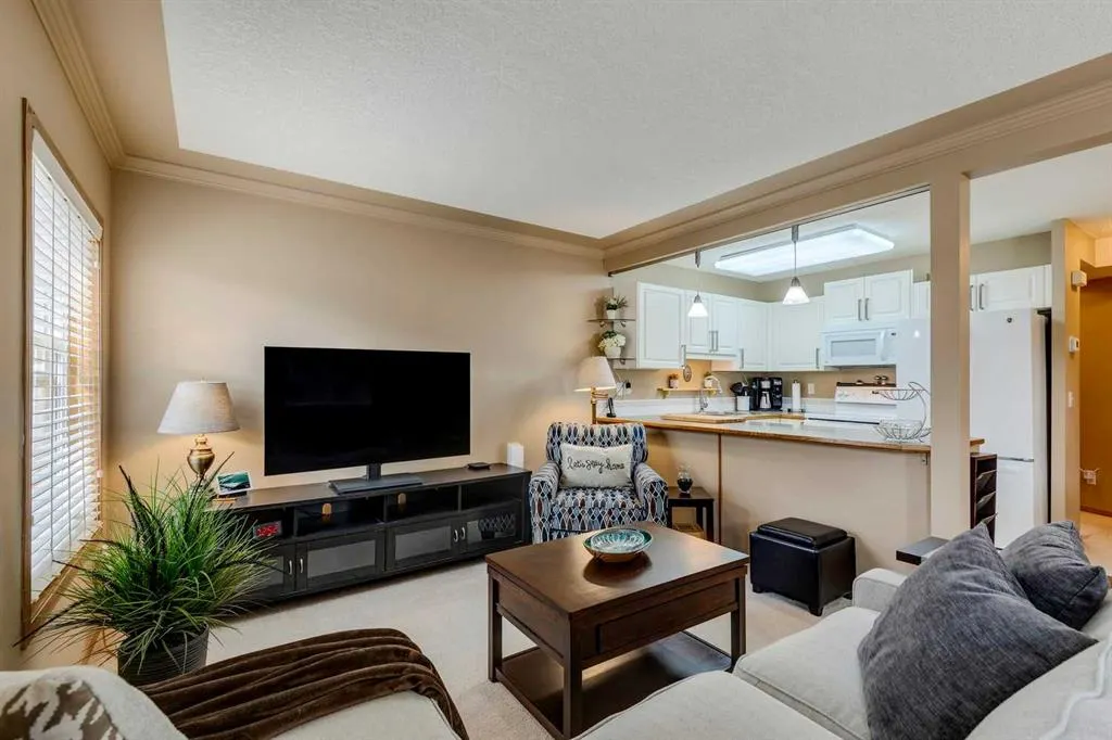 139 Country Hills Villas NW