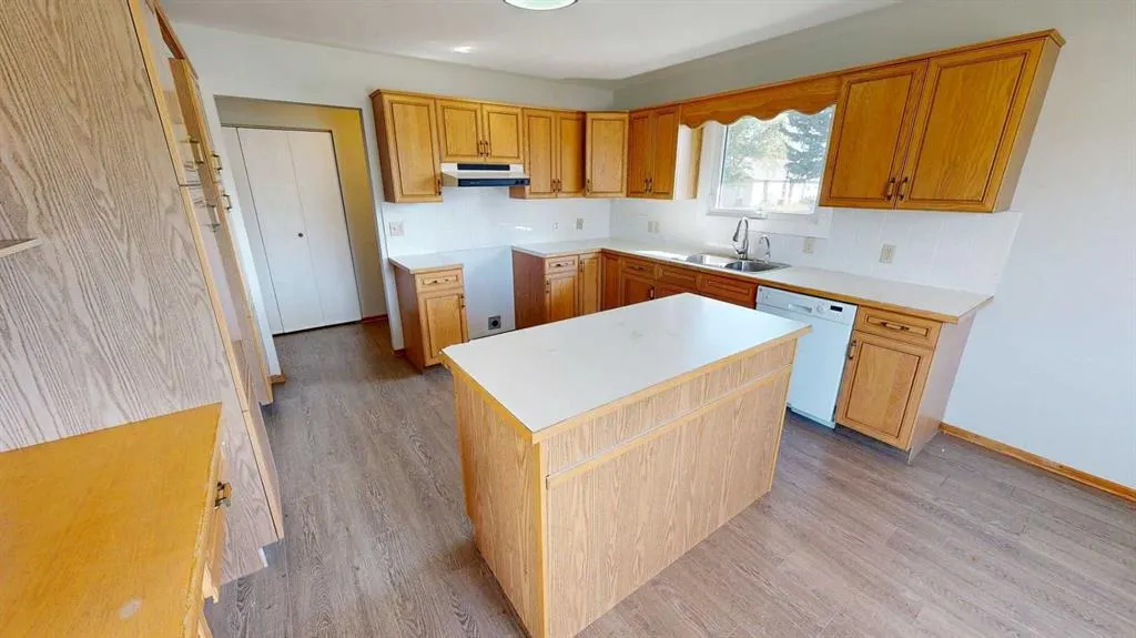 401 3rd Avenue W