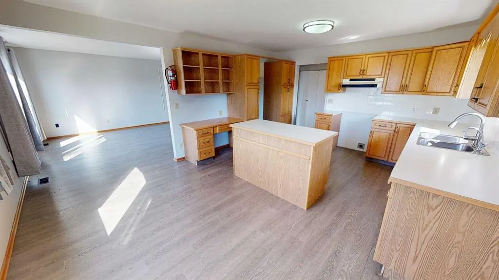 401 3rd Avenue W