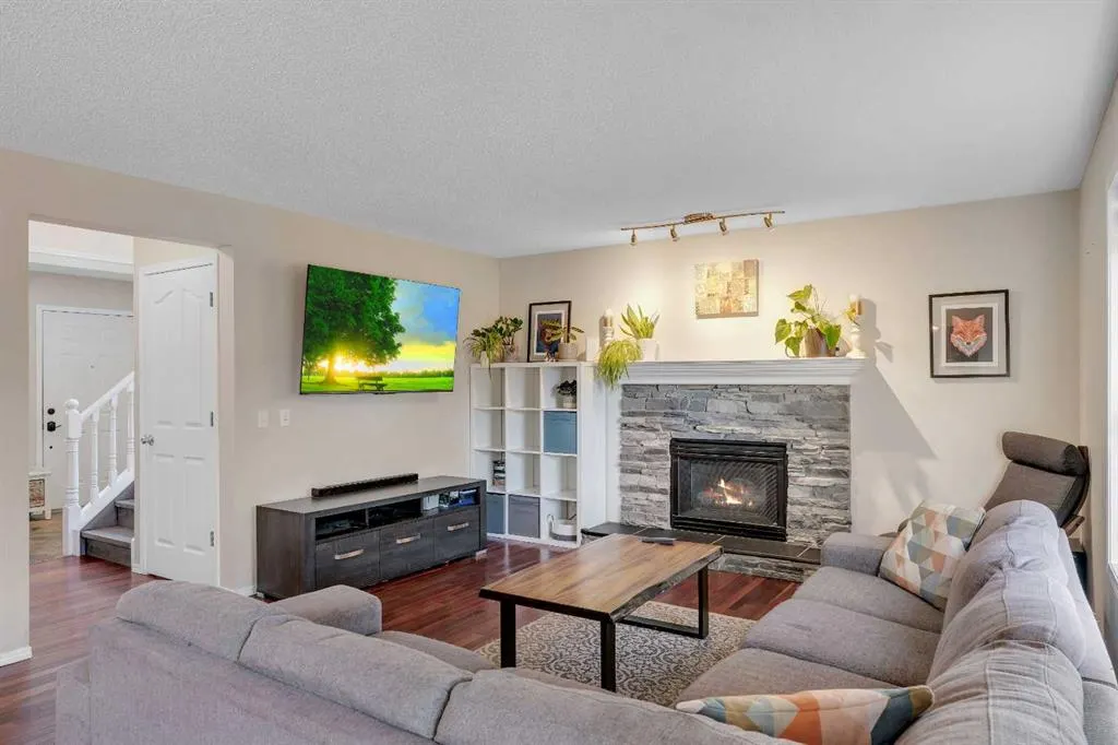2828 Douglasdale Boulevard SE