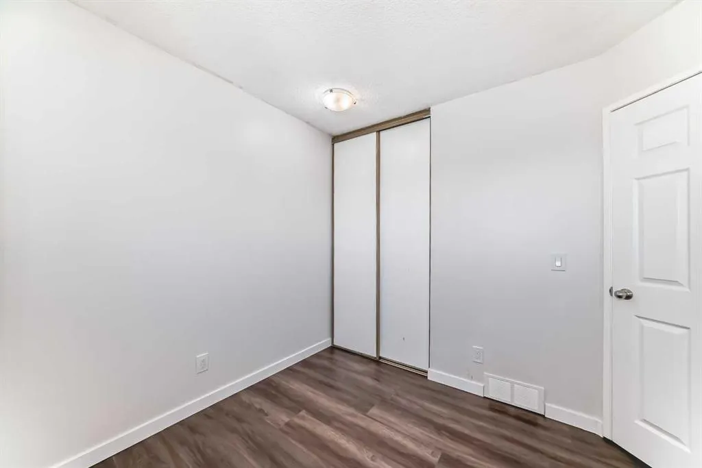 33 Martinridge Place NE