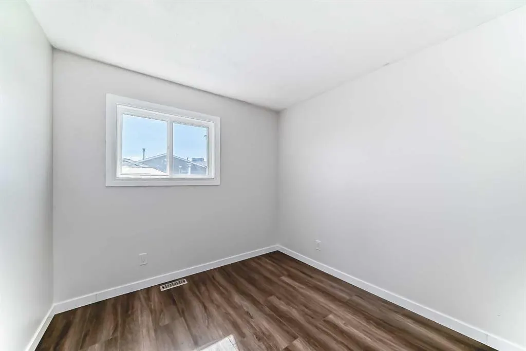 33 Martinridge Place NE