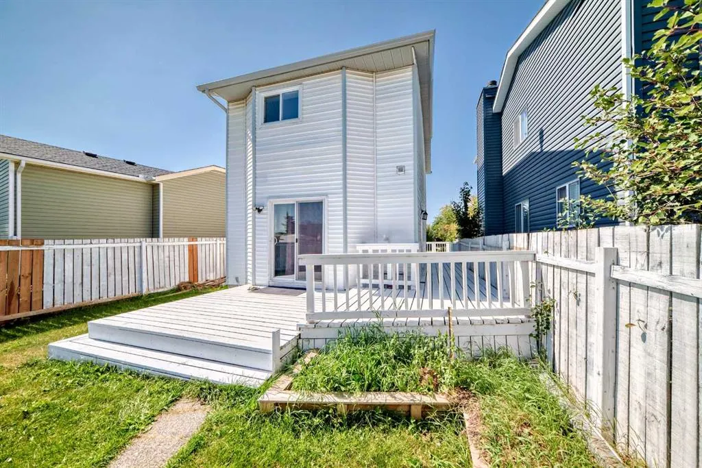 33 Martinridge Place NE
