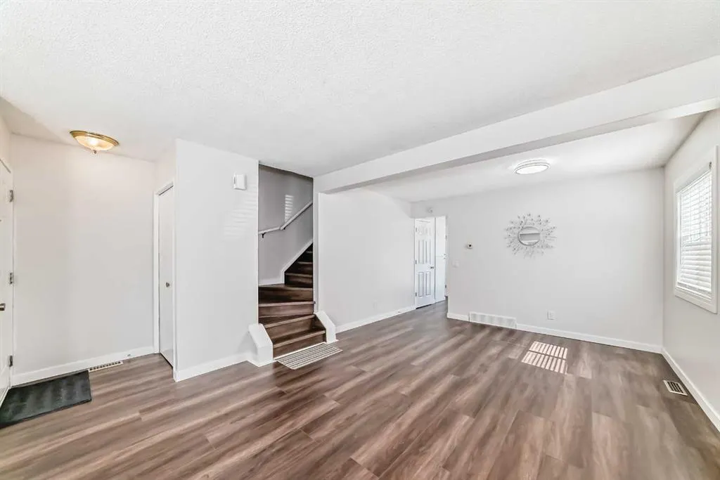 33 Martinridge Place NE