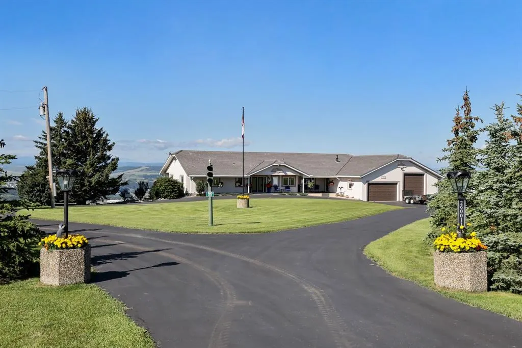 260011 Mountain Ridge Place