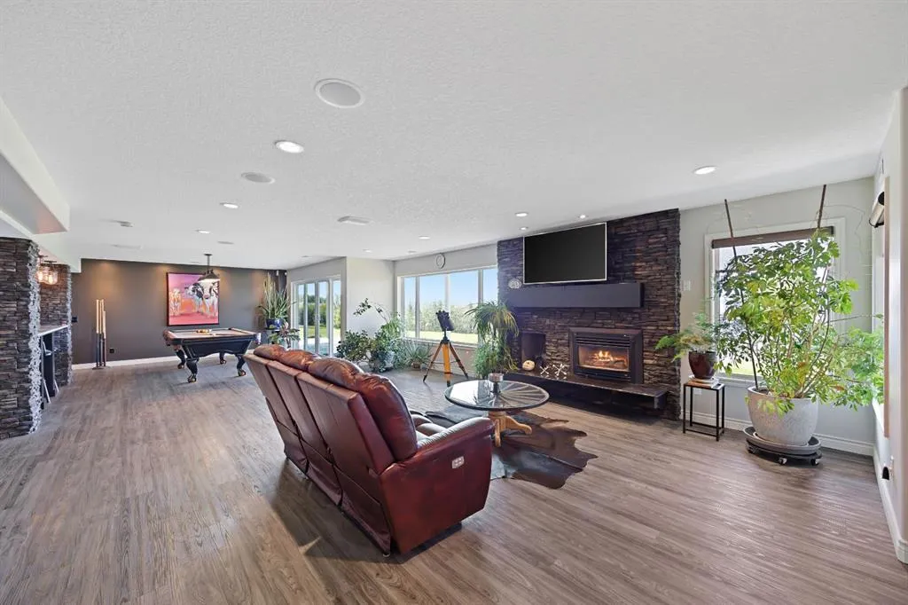 260011 Mountain Ridge Place