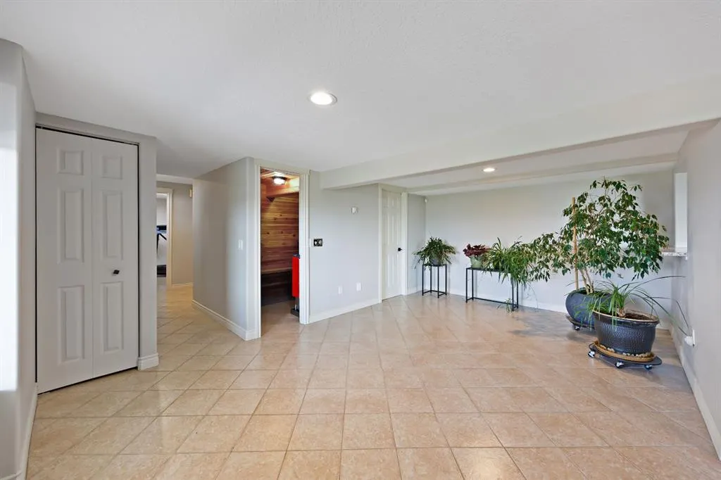 260011 Mountain Ridge Place