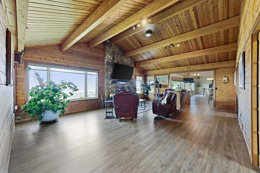 260011 Mountain Ridge Place