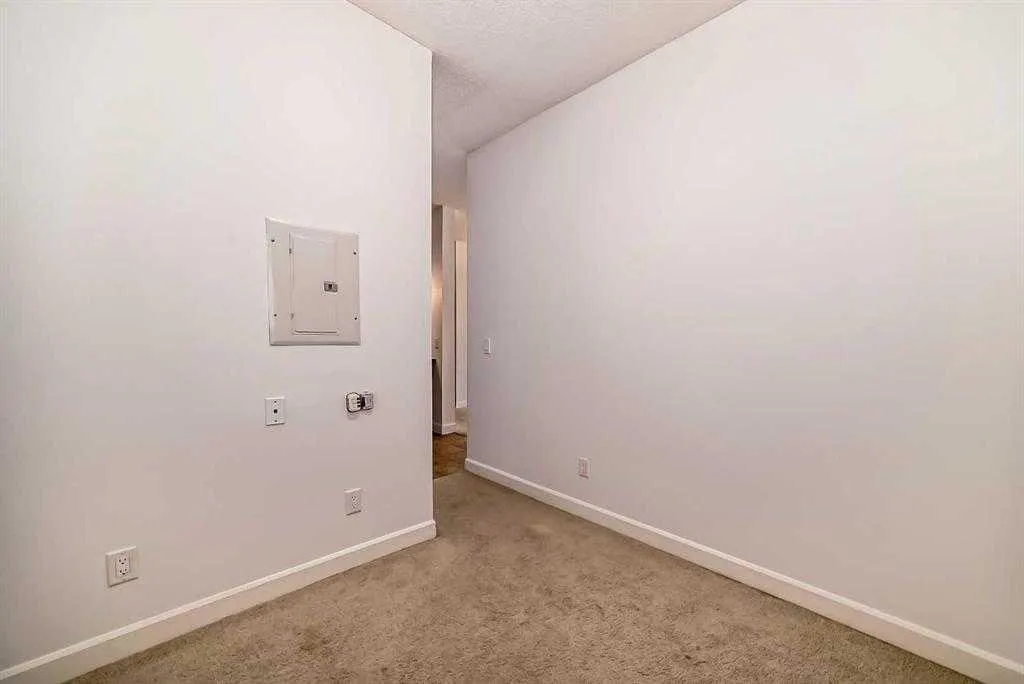 88 ARBOUR LAKE Road NW, #201