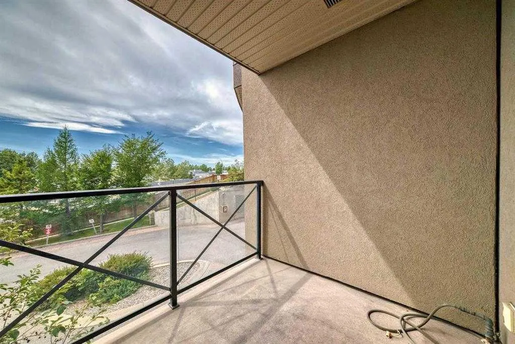 88 ARBOUR LAKE Road NW, #201