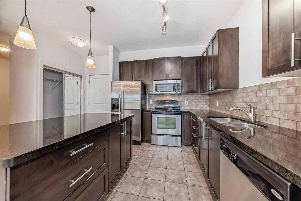 88 ARBOUR LAKE Road NW, #201