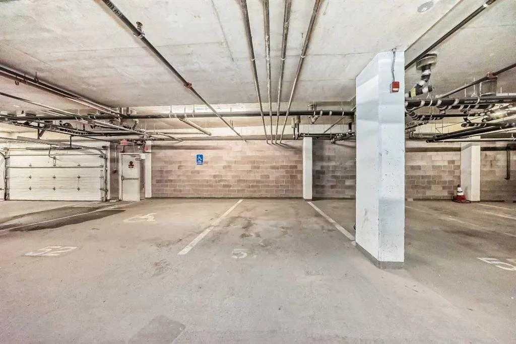 88 ARBOUR LAKE Road NW, #201