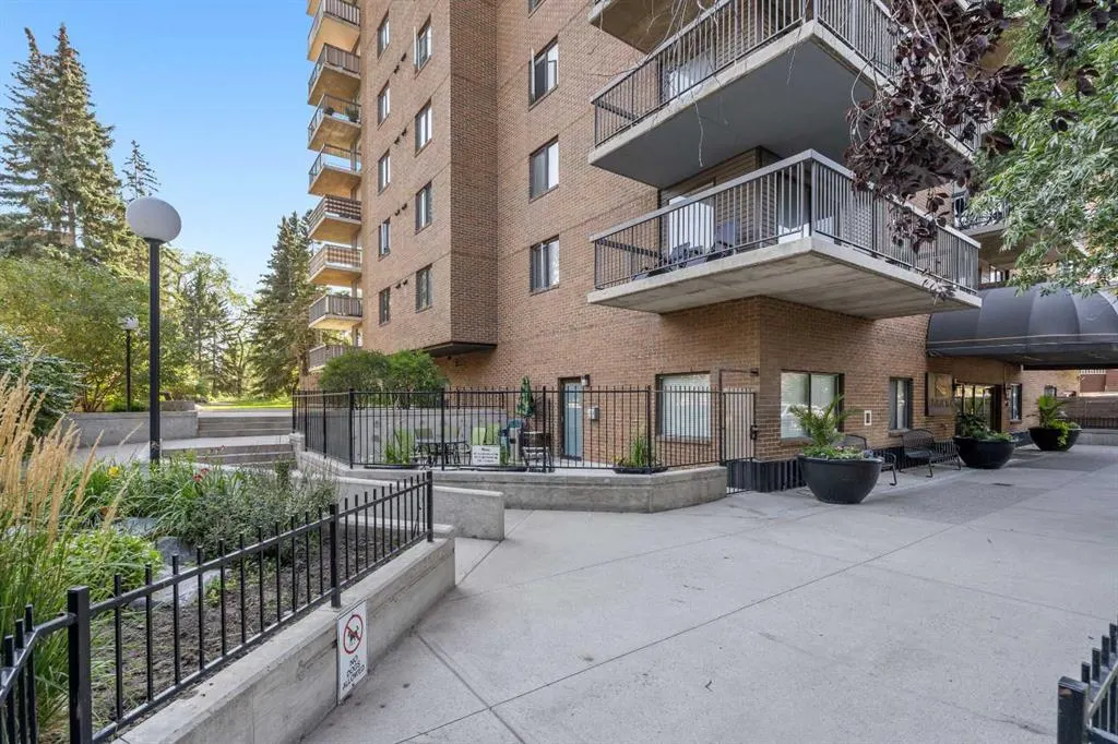 225 25 Avenue SW, #1305 (PH5)