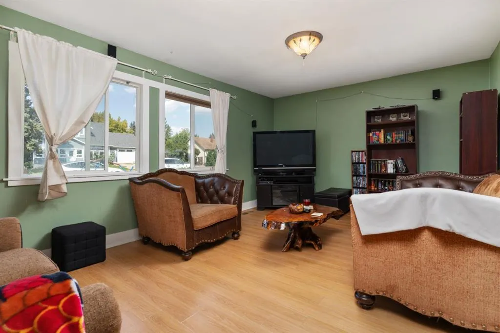 225 Dominion Street