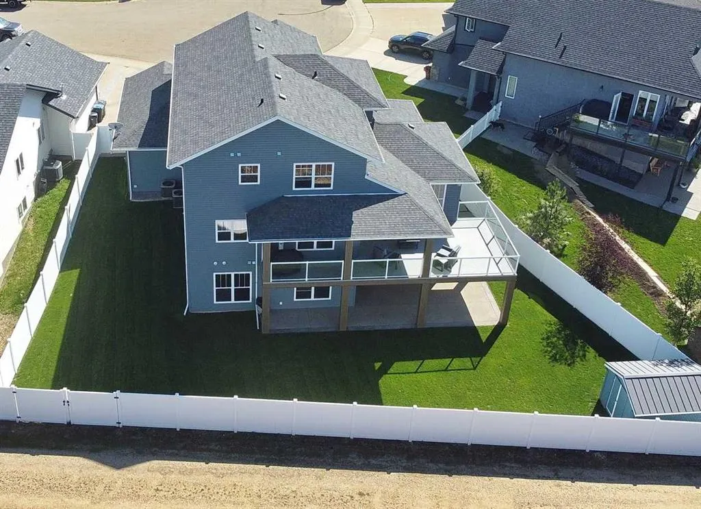 6 Laurel Close