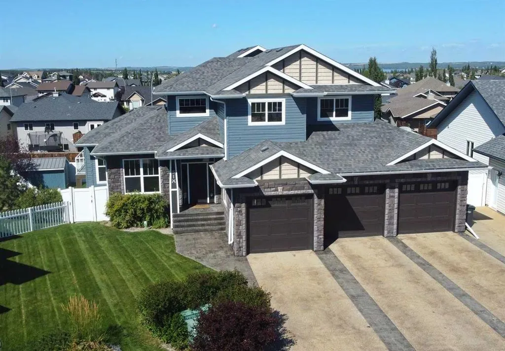 6 Laurel Close