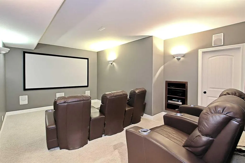 6 Laurel Close