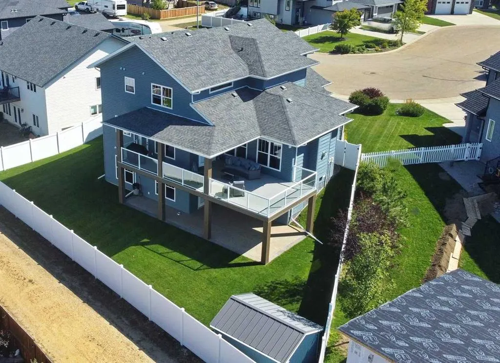 6 Laurel Close