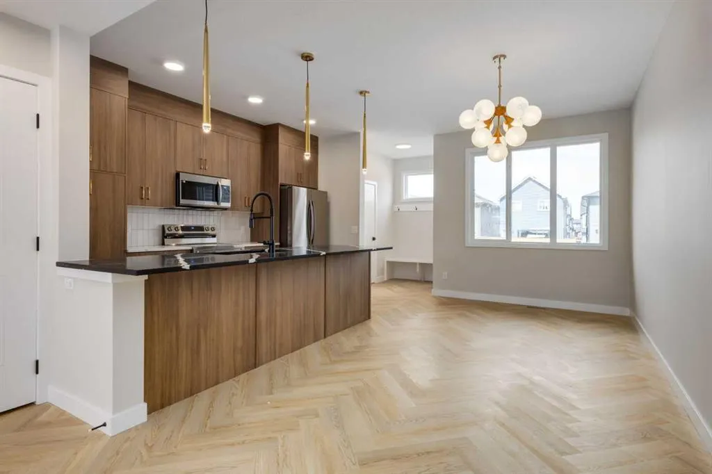 261 Cobblestone Gate