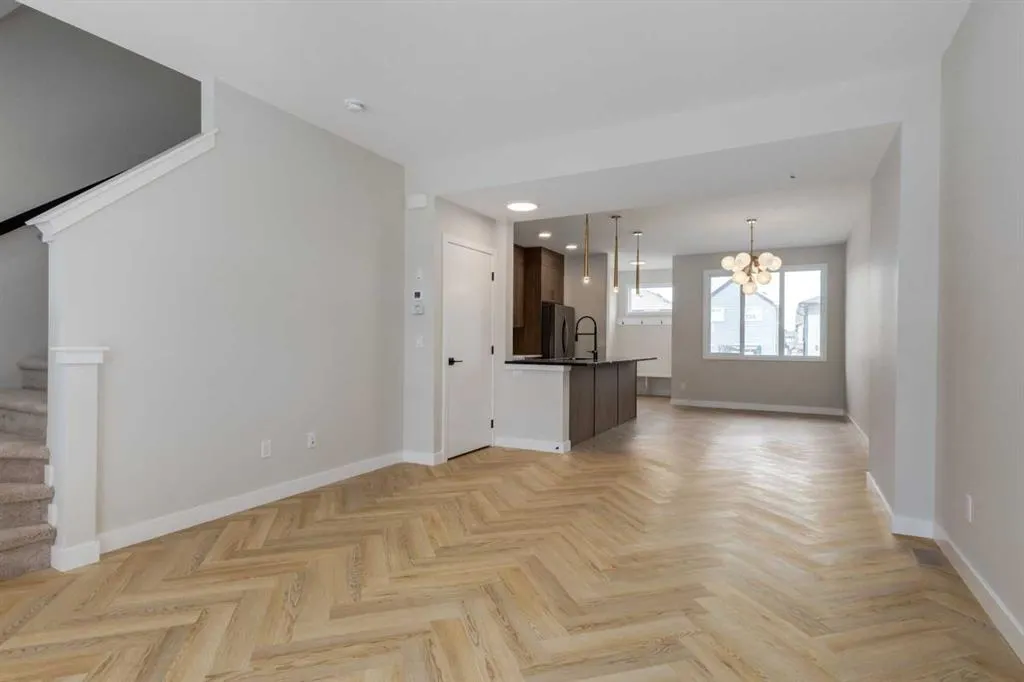261 Cobblestone Gate