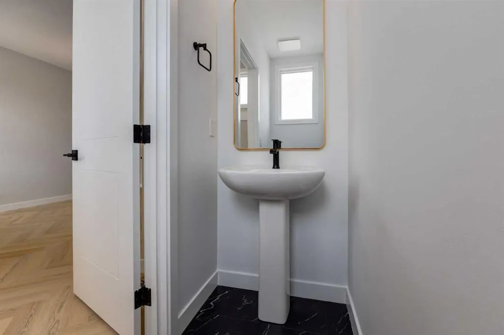 261 Cobblestone Gate