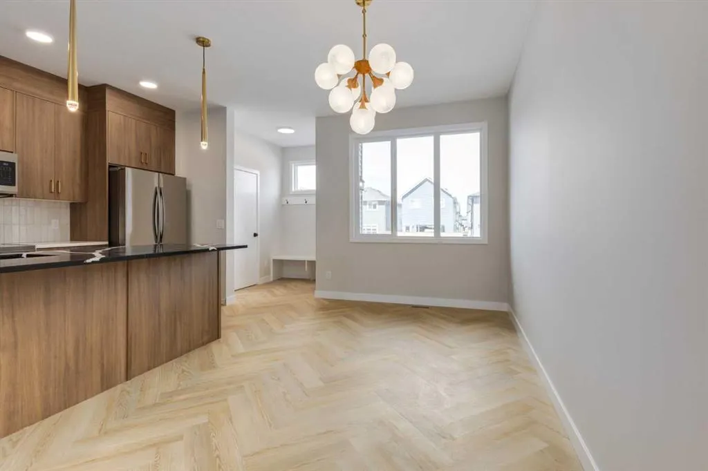 261 Cobblestone Gate