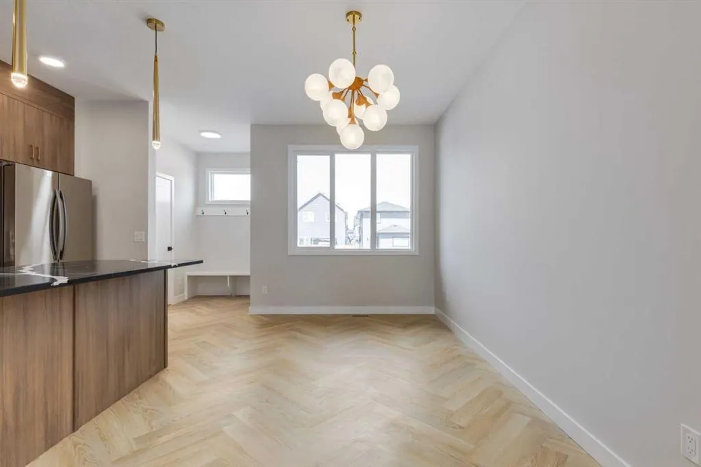 261 Cobblestone Gate